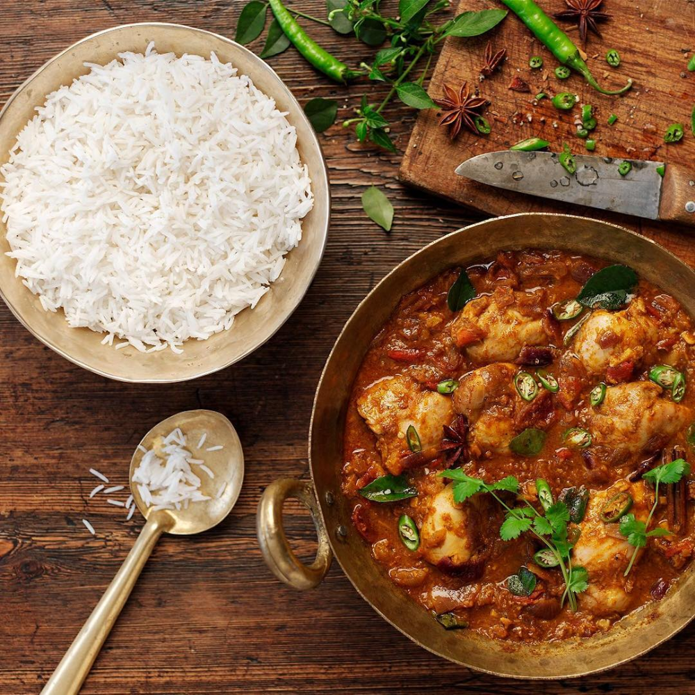 نکاتی راجع به پخت برنج

برای اینکه برنج شما سفید شود می توانید چند قاشق ماست، داخل ظرف برنج درحال جوشیدن بریزید.

اگر برنج شما بیش از حد معمول جوش خورده بود. می توانید 3قاشق غذا خوری آبلیمو به آن اضافه کنید تا برنج شما خراب نشود.

برنج خوشپخت 100درصد ایرانی سوچلا
برند خرید کن مطمئن نوش جان کن

#بیار #سوچلا #برنج_سوچلا #بهترین_برنج_ایرانی #برنج_کشت_دوم#برنج_هاشمی_ممتاز #برنج_عطری #برنج_خوشپخت #سفید_پخت_کردن_برنج #سفت_پخت_کردن_برنج #وا_نرفتن_برنج